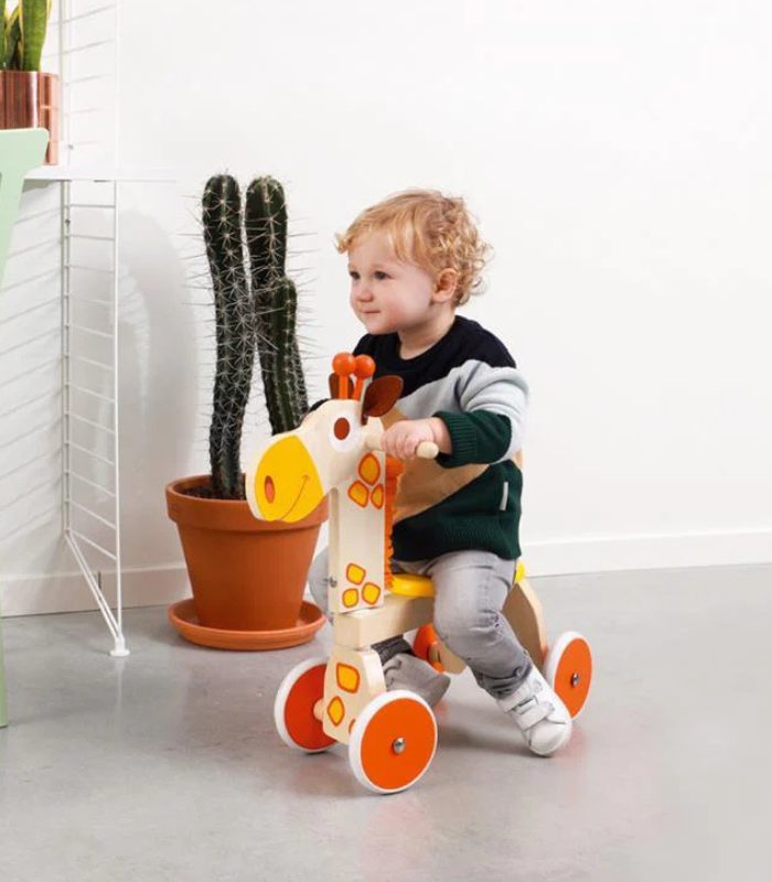Scratch Europe 4-Wheel Walker Giraffe Jules