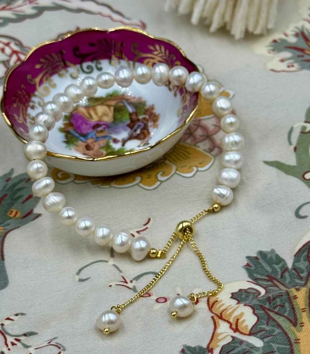 Myrtilus 14K Gold-Plated Adjustable Pearl Bracelet – Handmade with Freshwater Pearls