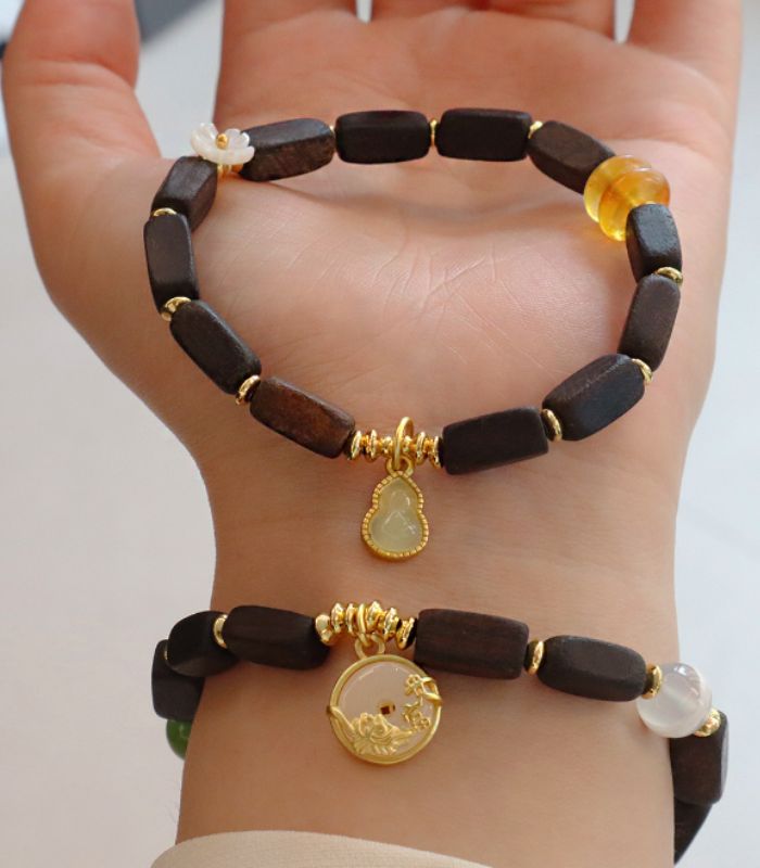 Myrtilus 14K Gold-Plated Agarwood Charm Bracelet – Handmade with Natural Beads