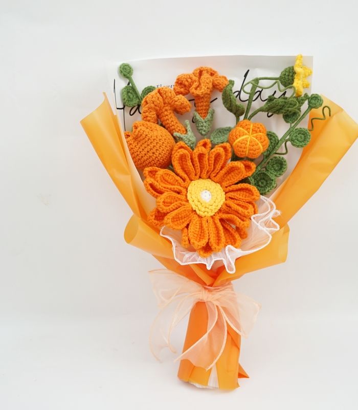 Myrtilus Handmade Crochet Sunset Breeze bouquet