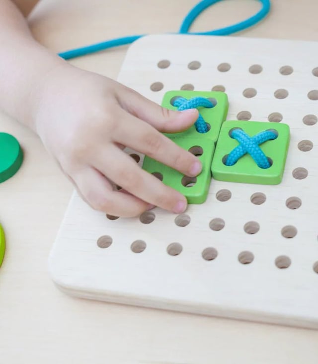PlanToys Lacing Board