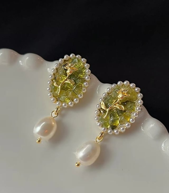 Myrtilus 14K Gold-Plated Flower & Chunky Heart Earrings – Freshwater Pearl and Green Olivine Design