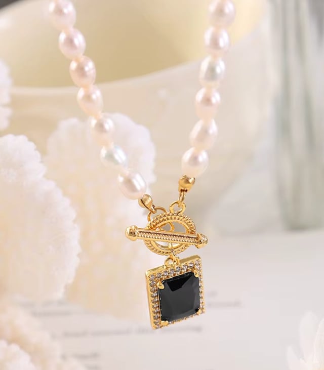 Myrtilus 18K Gold-Plated Pearl Necklace with Black Zircon Pendant – Freshwater Pearls on Stainless Steel Chain